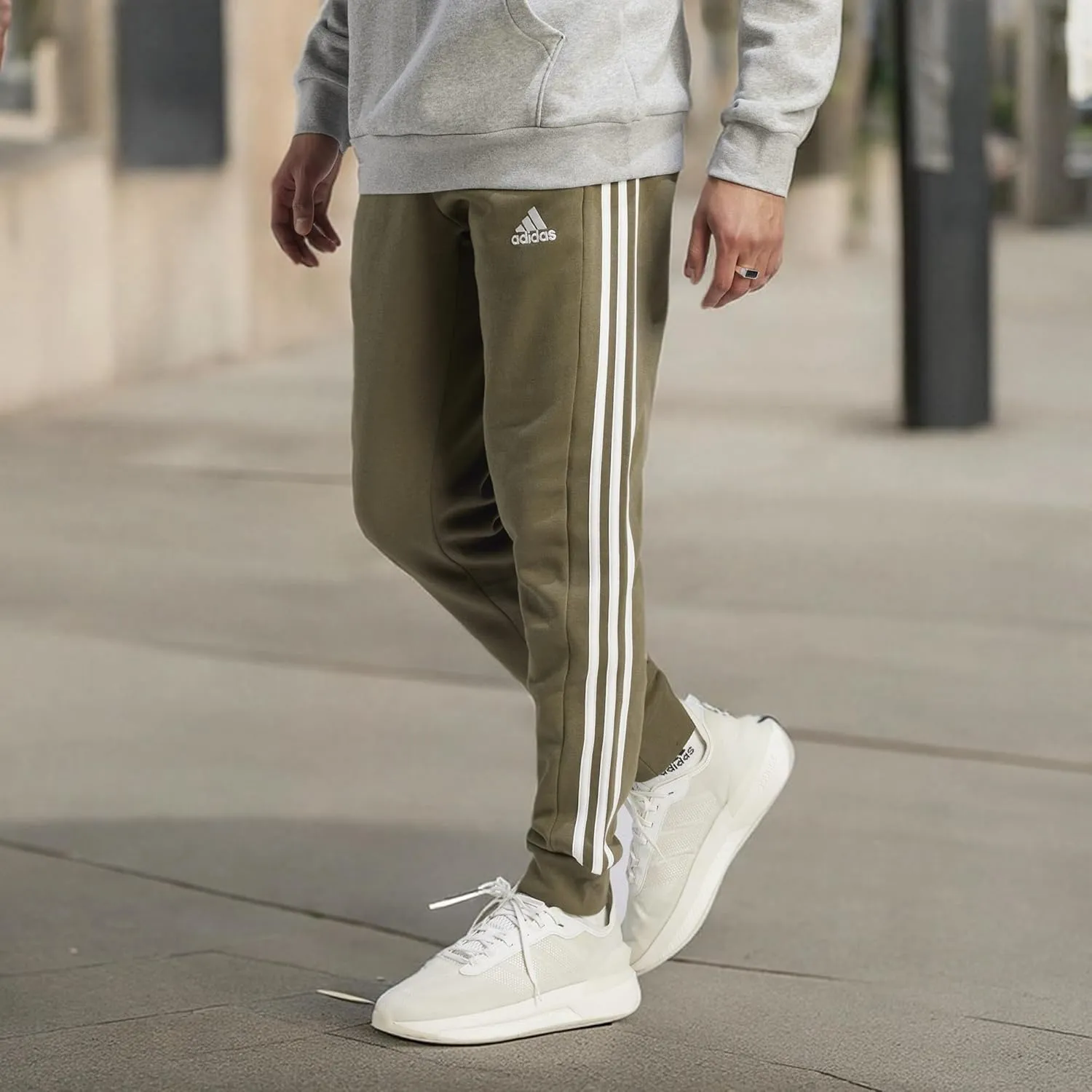 adidas Men's Essentials Fleece Tapered Cuffed 3-Stripes Pants