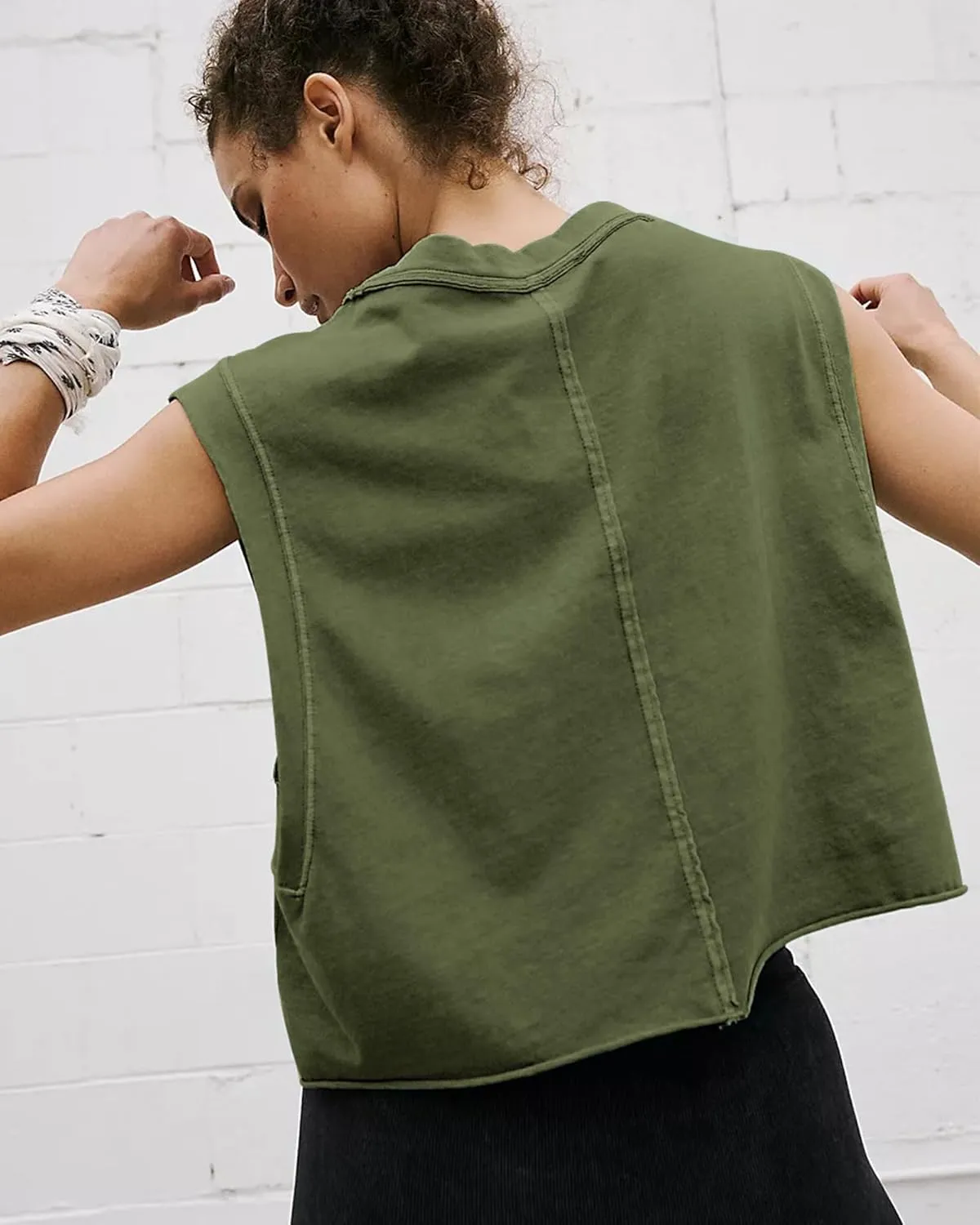 HUGOOME Women Workout Tank Tops Oversized Crop Sleeveless Tee Loose Fit Boxy Basic Yoga Active Summer T Shirts Gym 2025