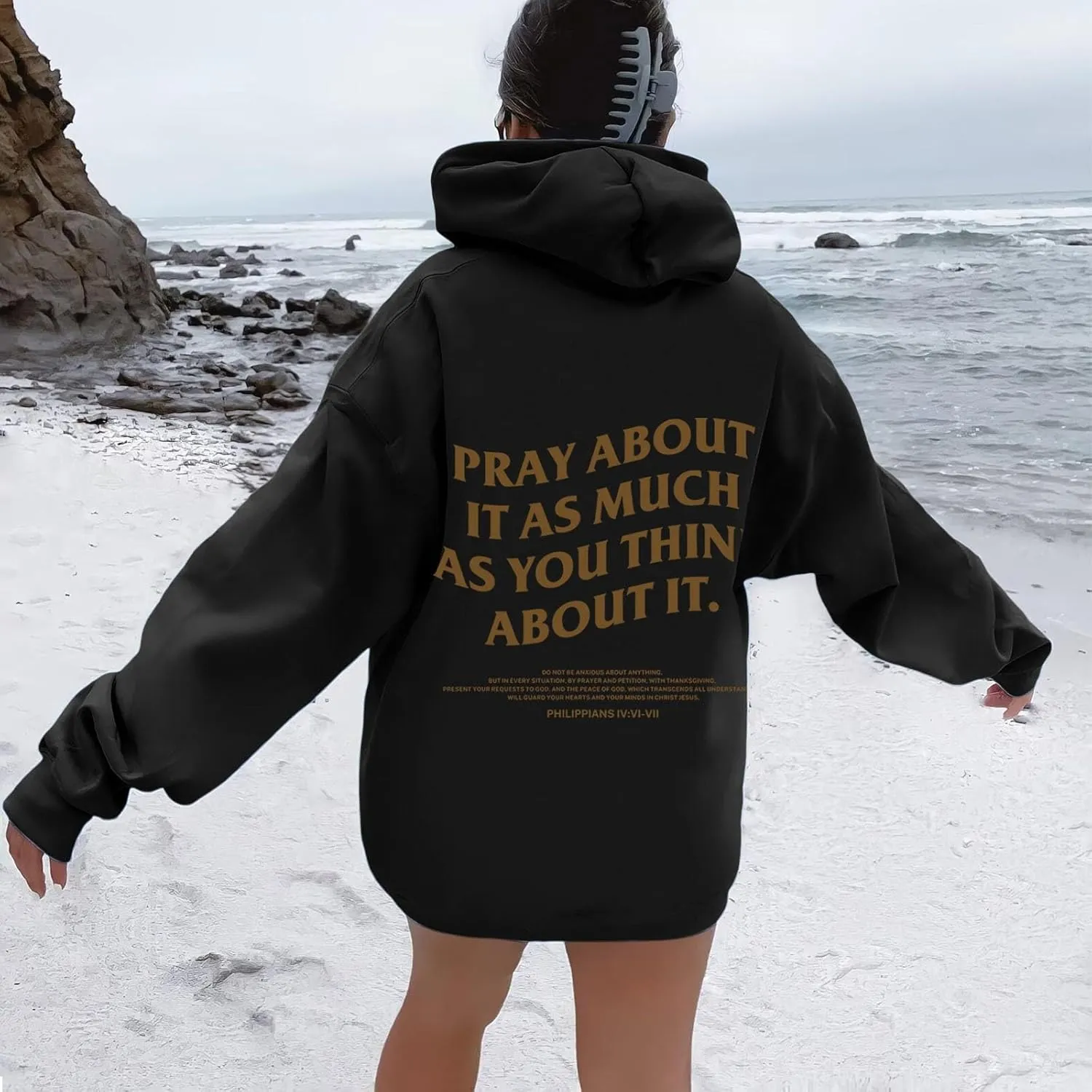 Love Never Falls Christian Oversize Hoodies for Women Drop Shoulder Long Sleeve Pullover Top with Pockets Fall Fleece Graphic